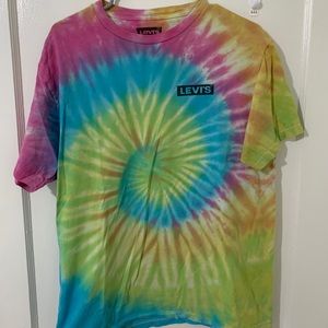 Tye-dye Levi’s shirt